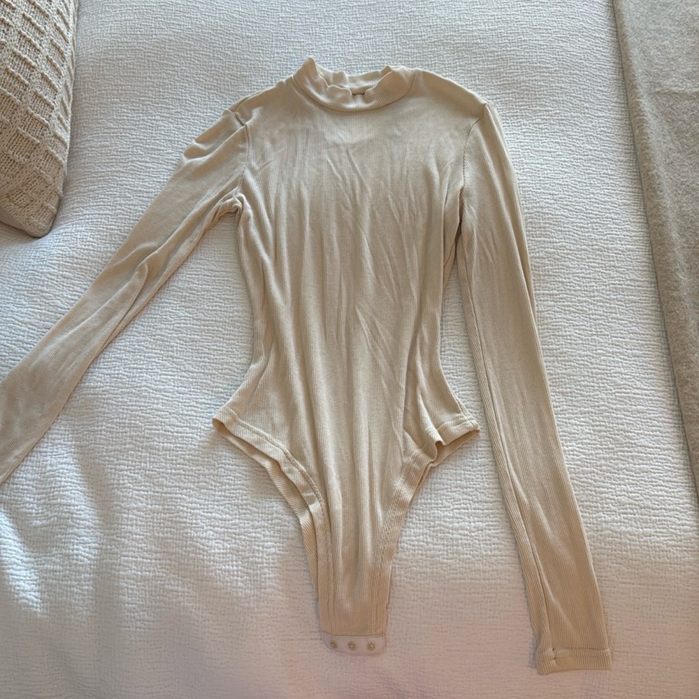 Long sleeve body suit
